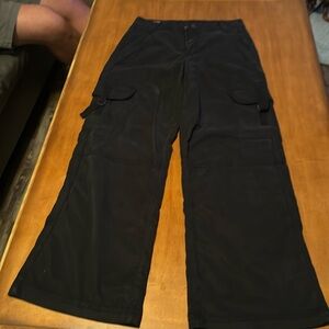 American Eagle cargo low rise wide leg size 0 short